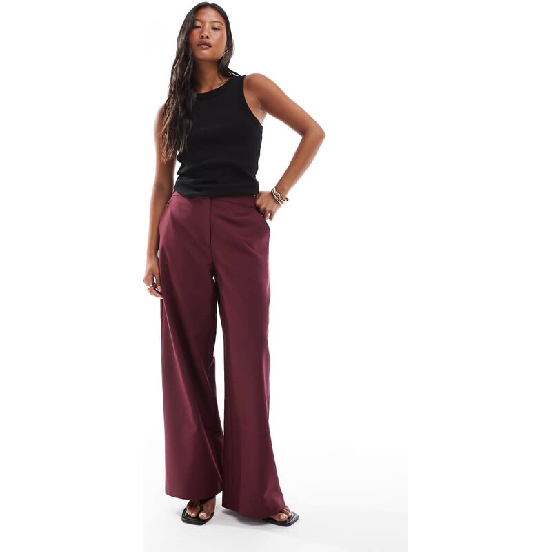 ASOS DESIGN Petite tailored relaxed straight leg trousers in