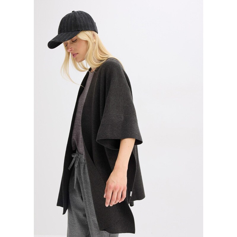 bonprix Oversize pletená pelerína šedá Žena 109504440