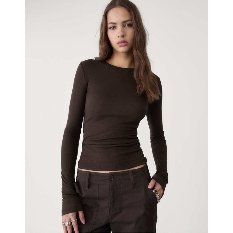 Stradivarius Ribbed long sleeve t-shirt in brown