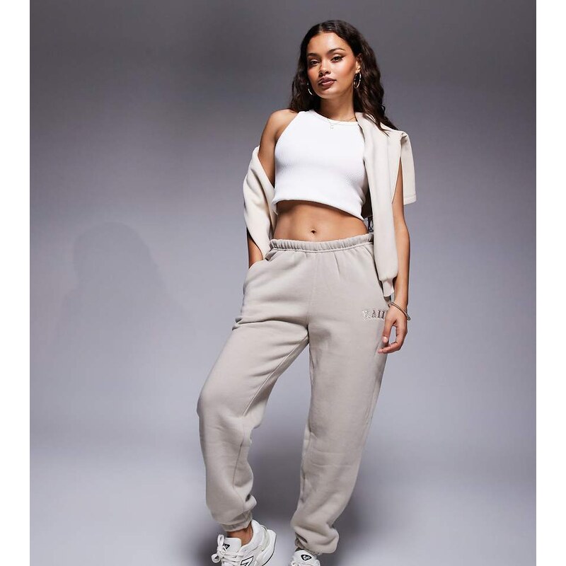 Kaiia Petite cotton blend cuffed joggers in stone-Neutral