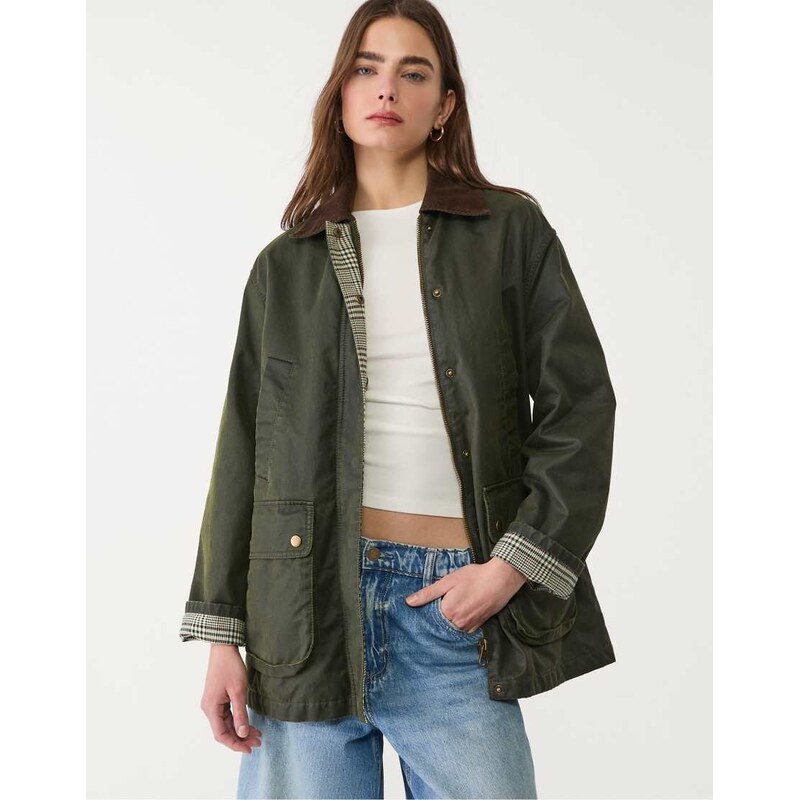 Stradivarius Waxed parka with multiple pockets in khaki-Green 108290272