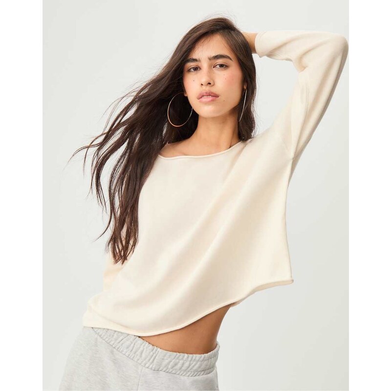 Stradivarius Boat neck cropped sweater in ecru-White 108625545