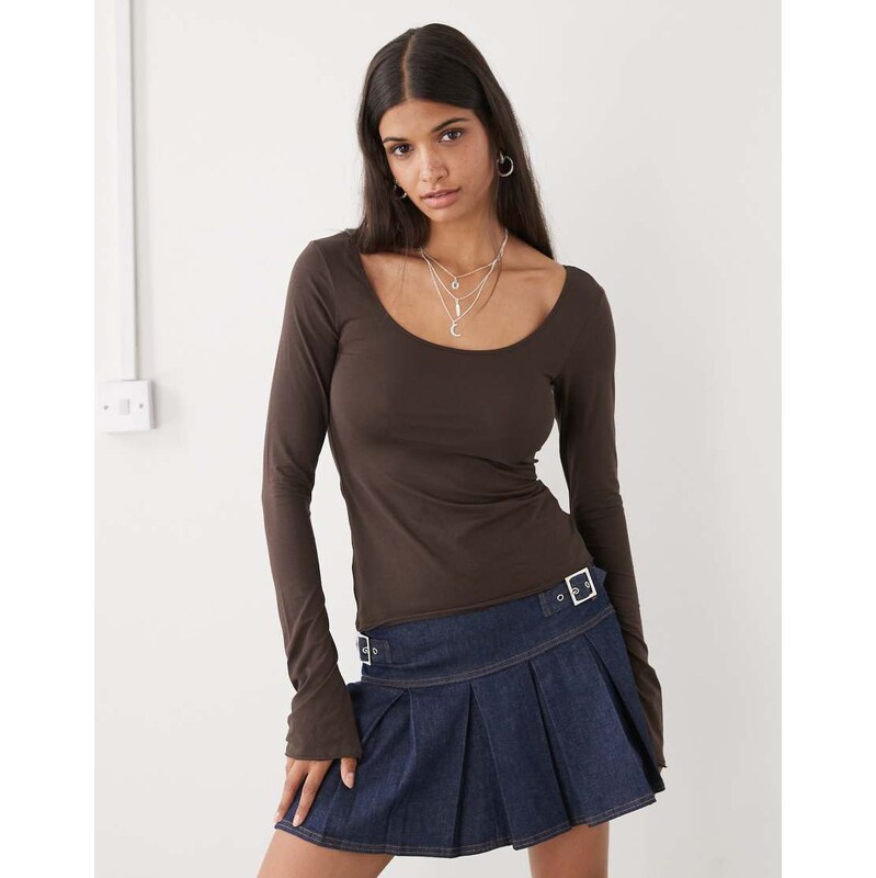 Monki long sleeve slim fit scoop neck t-shirt in chocolate brown