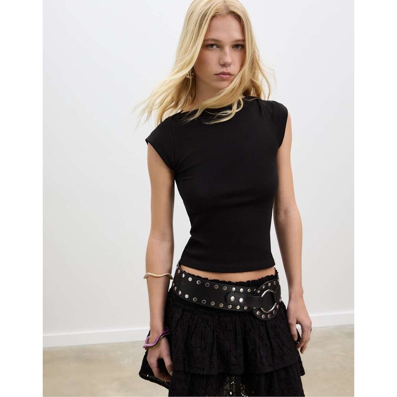 Stradivarius Basic boatneck t-shirt in black 108348774