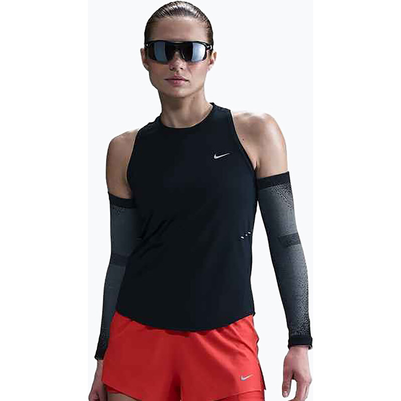 Dámské běžecké tričko Nike Swift Dri-Fit black