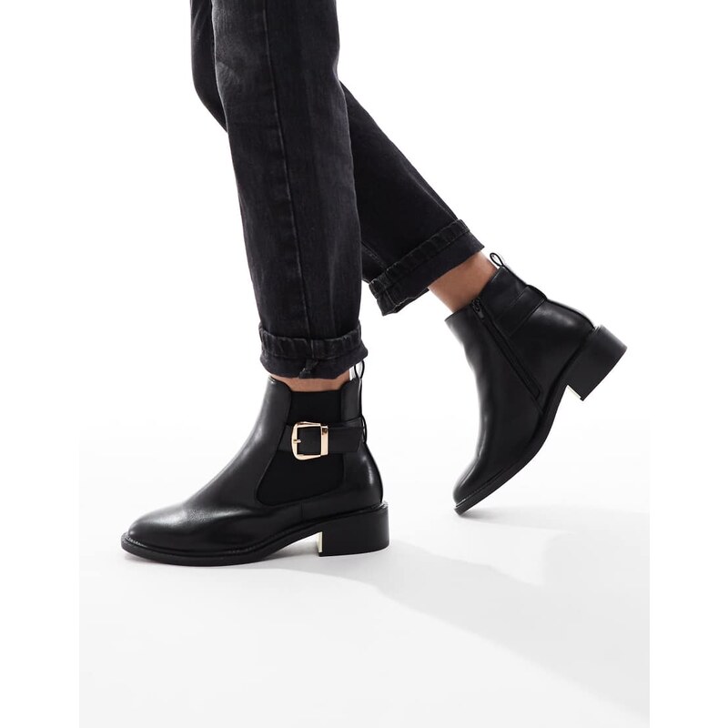 SEQWL Latte buckle detail refined chelsea boots in black 108374951