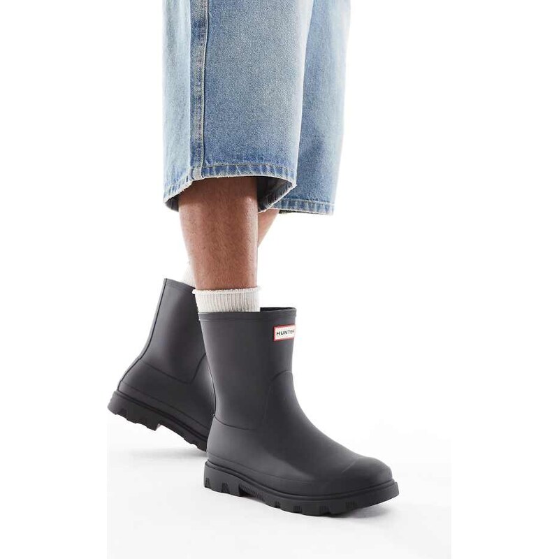 Hunter Unisex Downpour short wellington boot in black