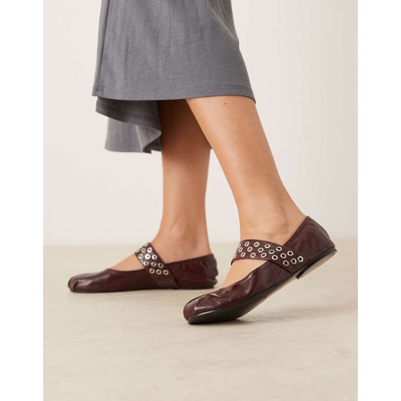 Mango leather eyelet strap toe detail flat shoe in cherry red 108375117