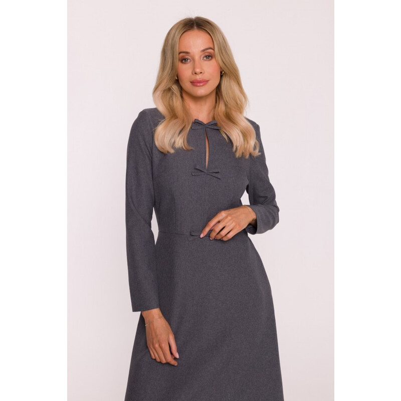 model 21319075 Šaty s mašlemi šedé - STYLOVE