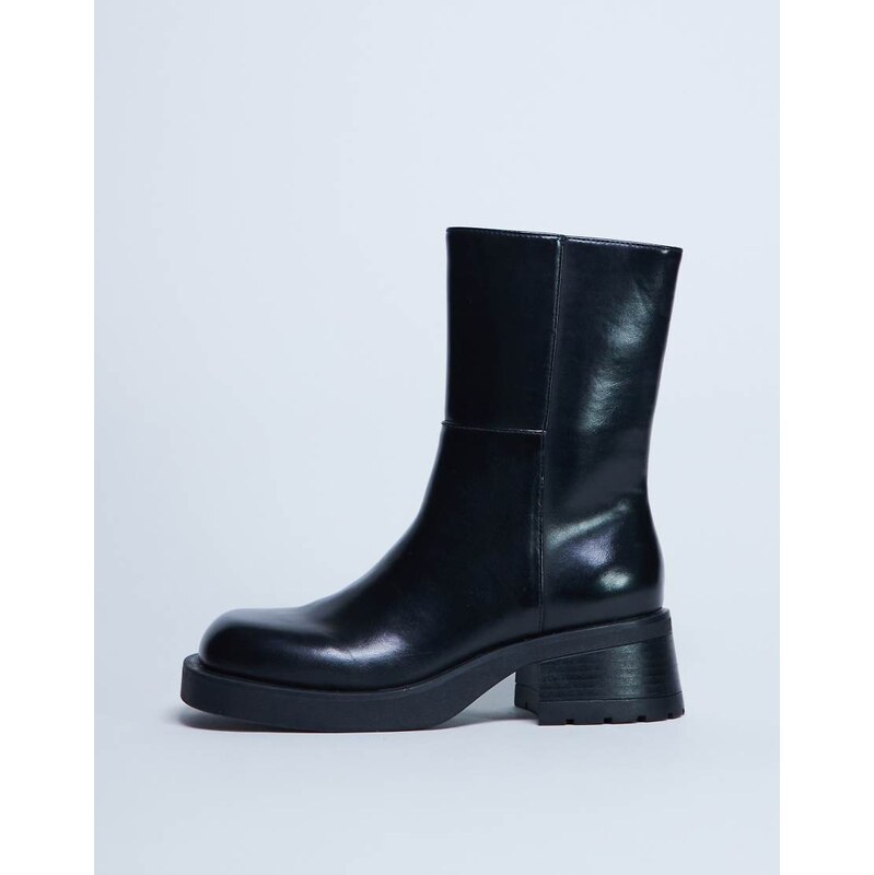 Topshop Nina chunky heeled ankle boot in black 113261602