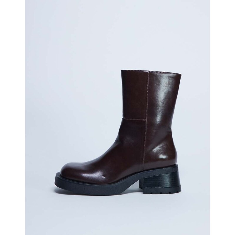 Topshop Nina chunky heeled ankle boot in chocolate-Brown