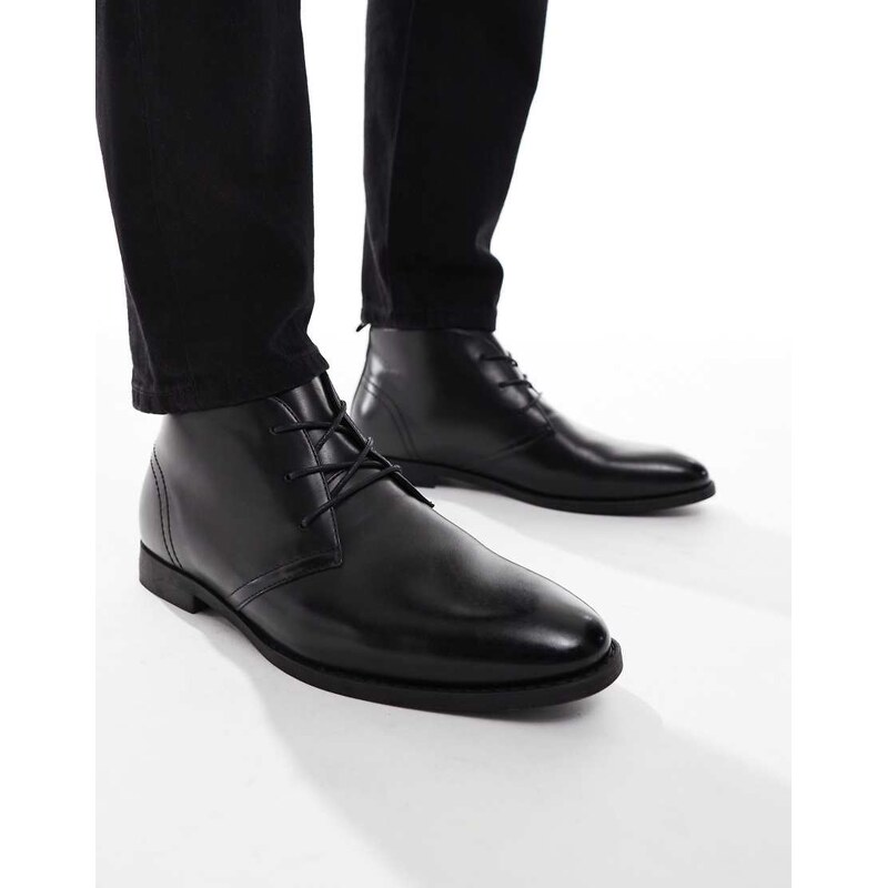 ASOS DESIGN lace up chukka boots in black
