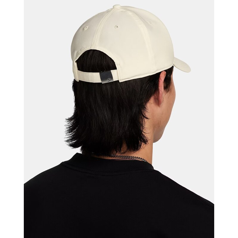 Nike Dri-FIT Club COCONUT MILK/METALLIC SILVER 113