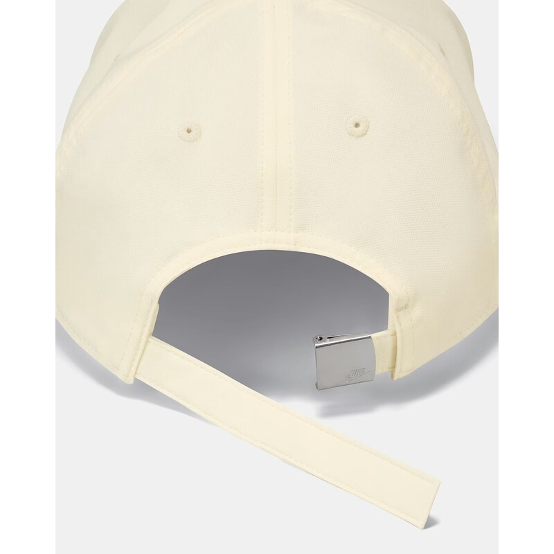 Nike Dri-FIT Club COCONUT MILK/METALLIC SILVER 113