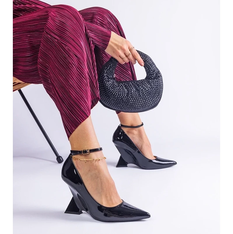 Gemre Black patent wedge pumps Florianda 108967277