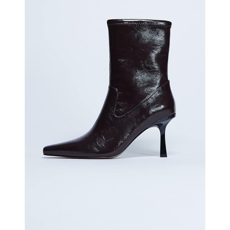 Topshop Noah point toe boot in chocolate-Brown