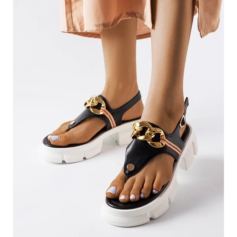 D/CEO marka niezdefiniowana Black thong sandals on a chunky sole 108967340