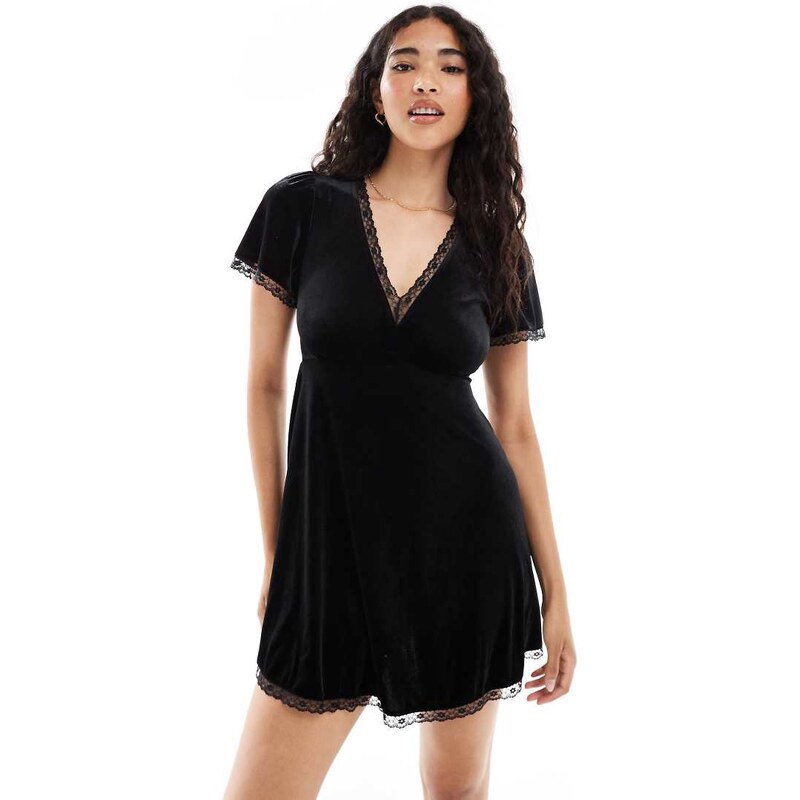 New Look velvet lace tea mini dress in black 108782257
