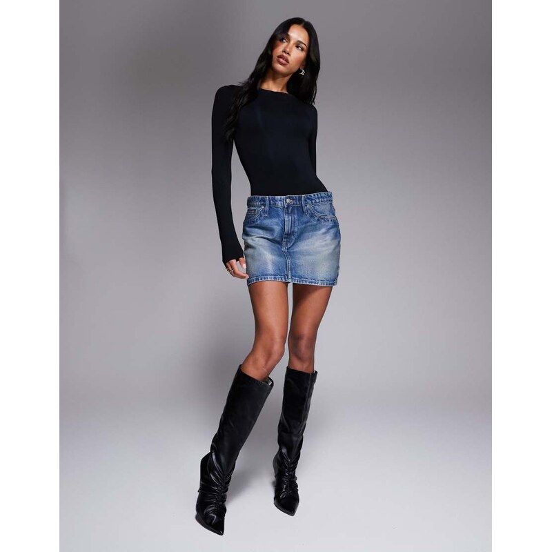 Good American coated good 90s mini skirt in midblue wash