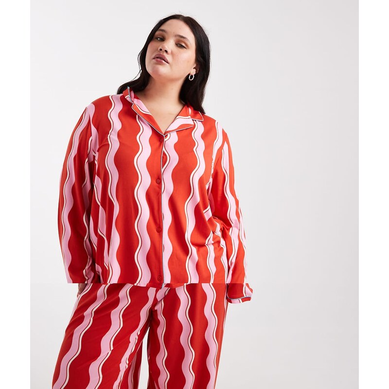 Urban Threads Curve long sleeve revere and trouser pyjama set in wavy 114298319