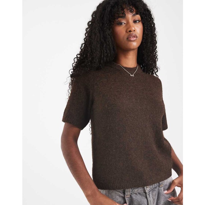 New Look knitted t-shirt in brown 108514908