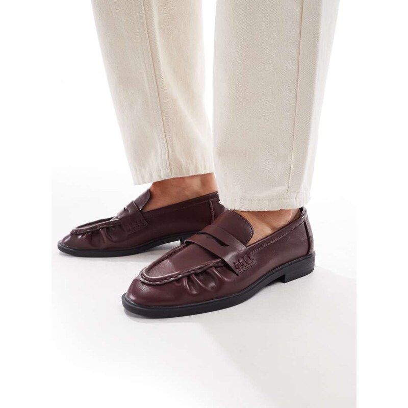 SEQWL Hershe ruched loafers in burgundy-Red 108520878