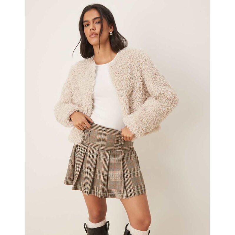 JDY faux fur cropped jacket in white 114265389