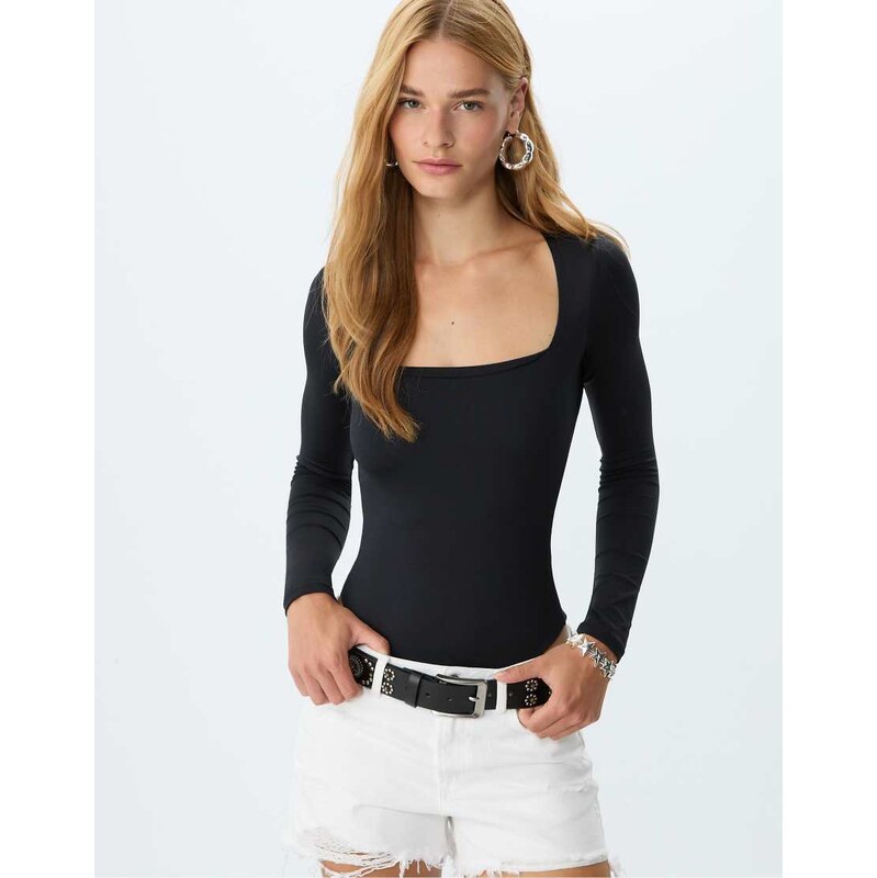 Stradivarius Multi-studded belt in black 108520798