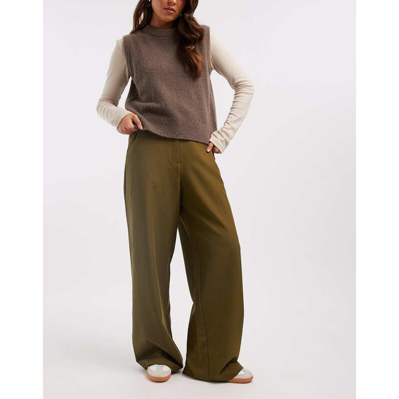 ASOS DESIGN tailored relaxed straight leg trousers in khaki