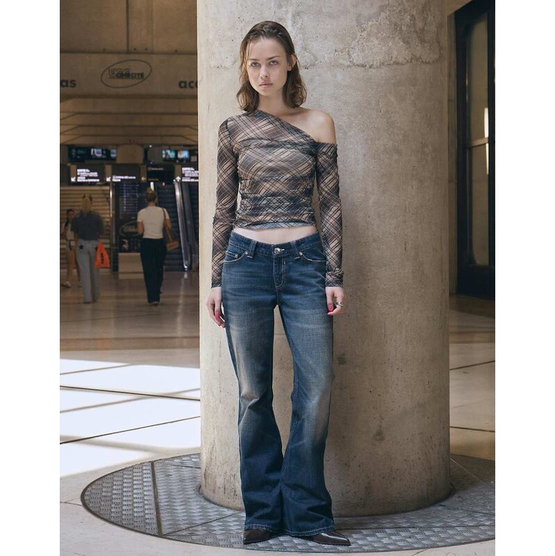 Bershka Flared baggy jeans in mid blue