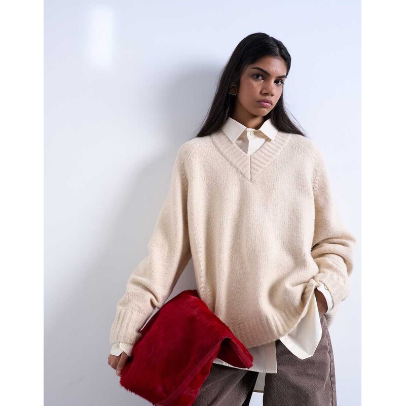 Topshop knitted clean v-neck jumper in oat-Neutral 108617811