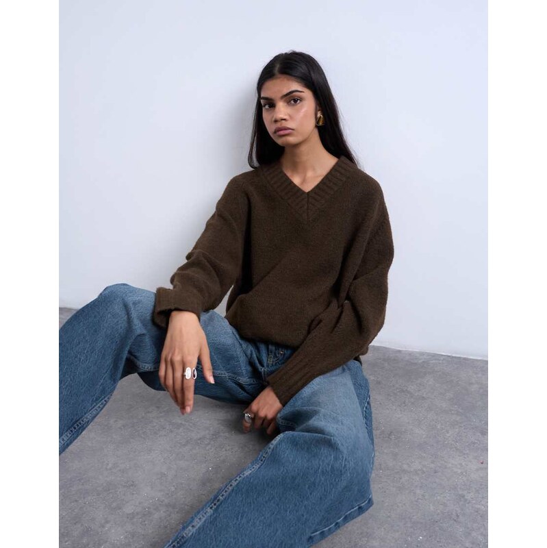 Topshop knitted clean v-neck jumper in chocolate-Brown