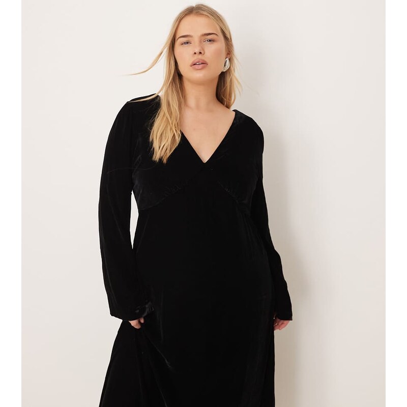 Nobodys Child Plus Josie v-neck long sleeve midi dress in black