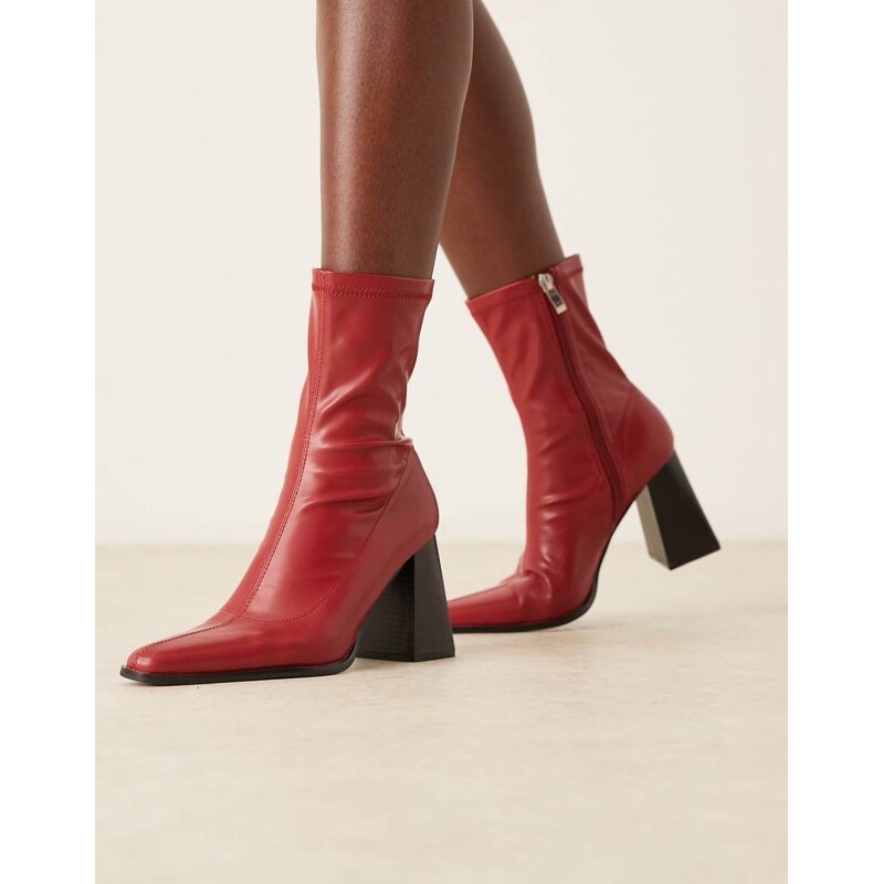 RAID Whisper block heeled ankle boots with pointed toe in berry-Red 108913753