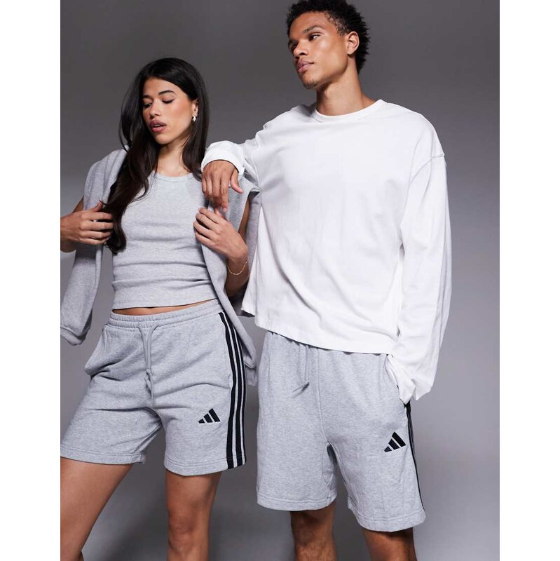 adidas Originals Essential shorts in grey 108679353
