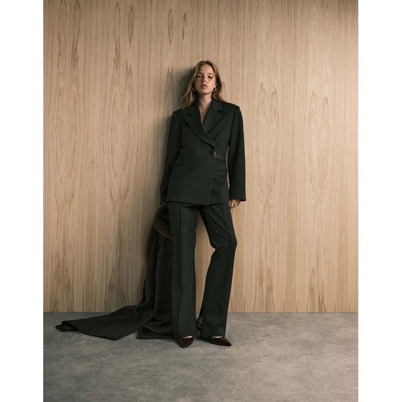 ASOS DESIGN tailored seam detail flare suit trousers with split