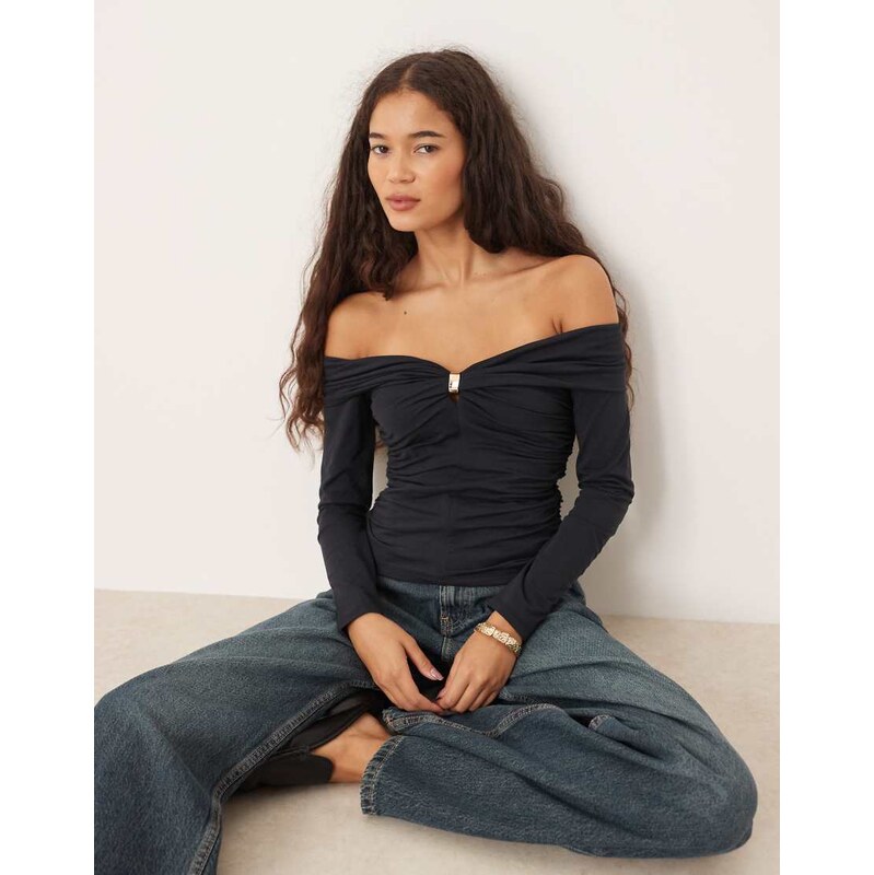 Abercrombie & Fitch long sleeve off the shoulder hardware top in black 108923432