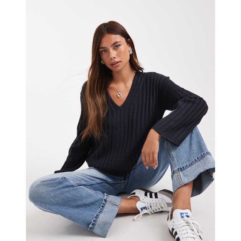 Brave Soul ribbed v-neck jumper in navy