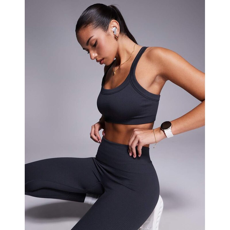 4505 seamless sculpting medium support sports bra with