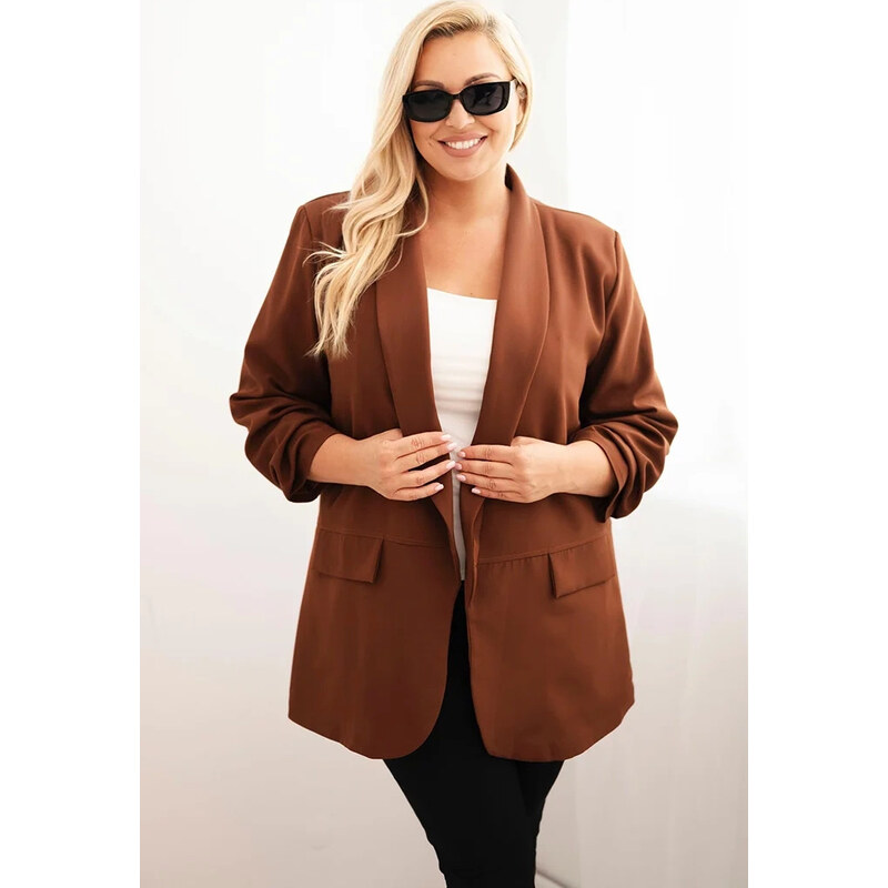 Kesi Hnědý dámský elegantní plus size blejzr Hnědá 108785605