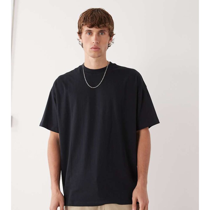 COLLUSION T-shirt in black