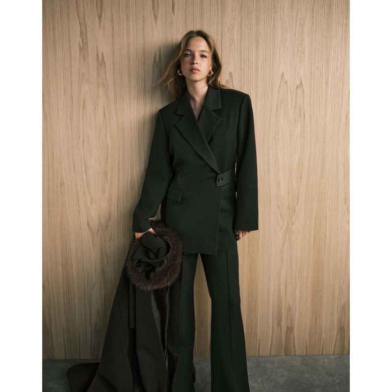 ASOS DESIGN relaxed blazer with belt detail in olive-Green