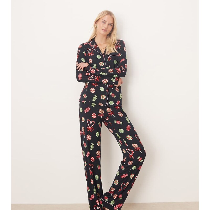 Chelsea Peers Tall poly long sleeve revere pyjama set in Christmas 109505676