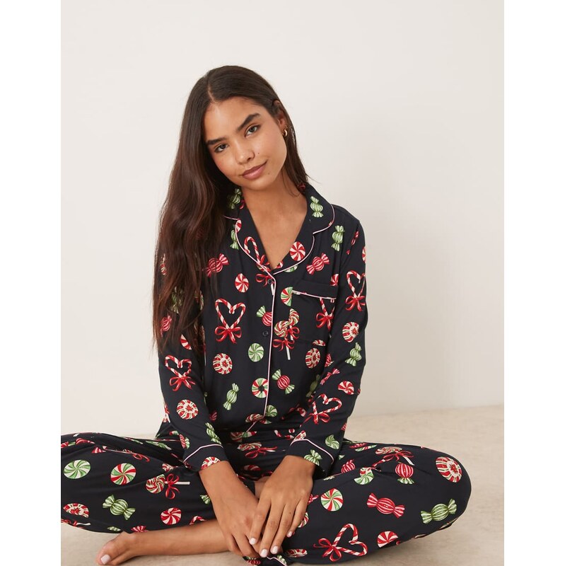 Chelsea Peers poly long sleeve revere pyjama set in Christmas candy 109364774