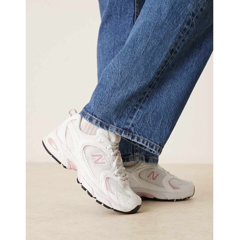 New Balance 530 unisex trainers in white and pink