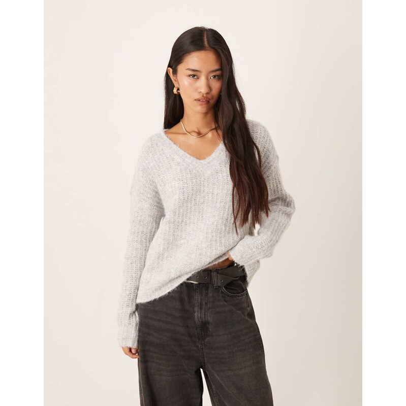 Vila fluffy knitted v neck oversized jumper in medium grey melange 115515458