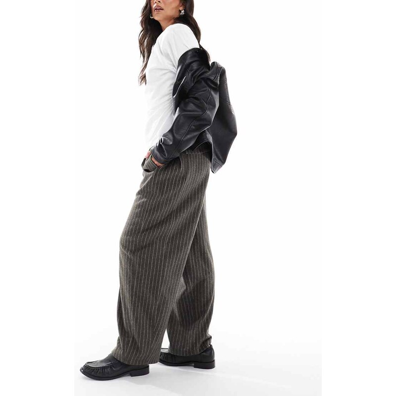 Daisy Street low rise baggy trousers in charcoal stripe-Grey 108910907
