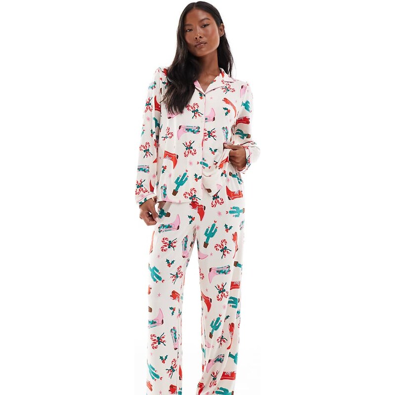 Urban Threads Petite Christmas long sleeve revere and trouser pyjama 108913393