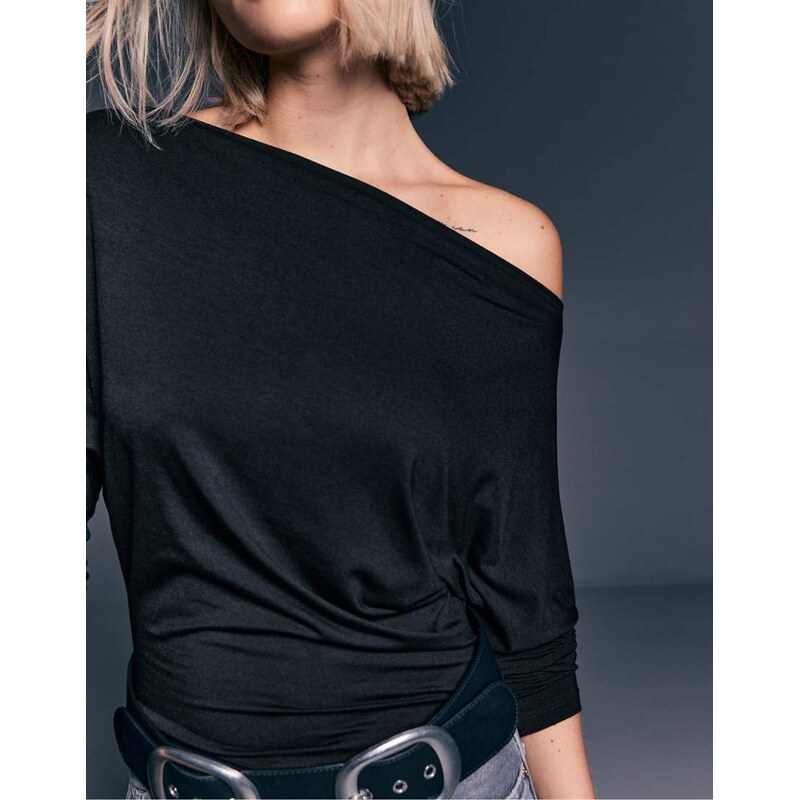 Stradivarius Asymmetric modal t-shirt in black 108913689