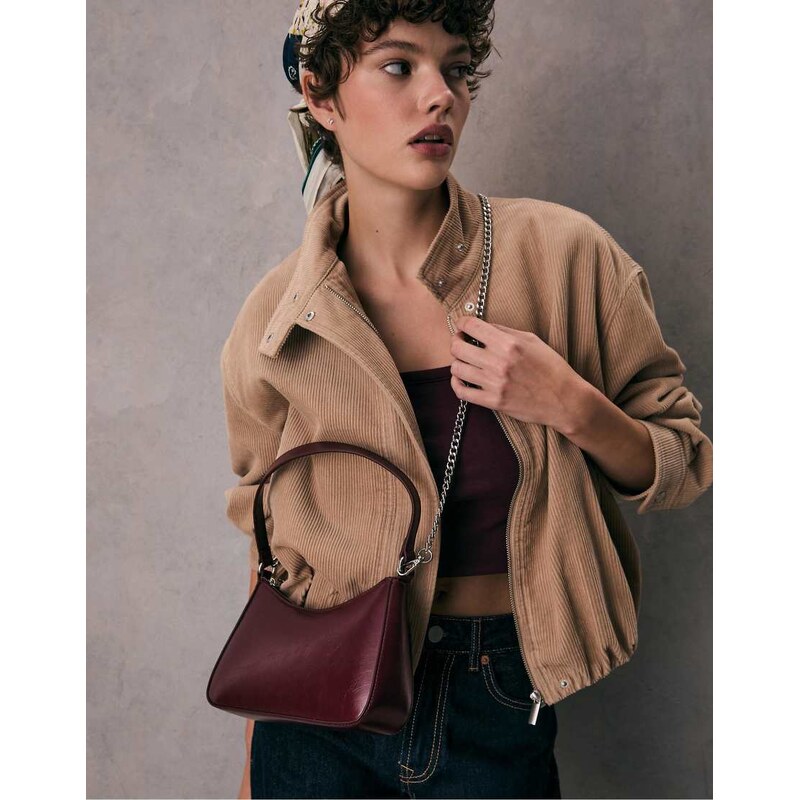 Stradivarius Shoulder bag with chain in burgundy-Red 108913766